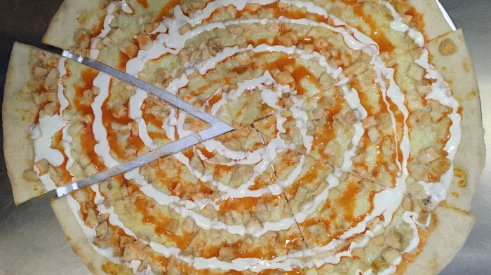 LEO'S PIZZERIA Picture 3