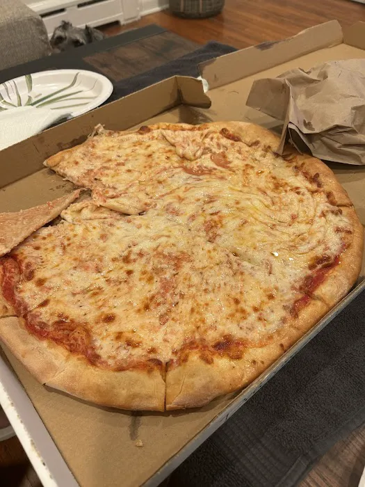 LEO'S PIZZERIA Picture 2