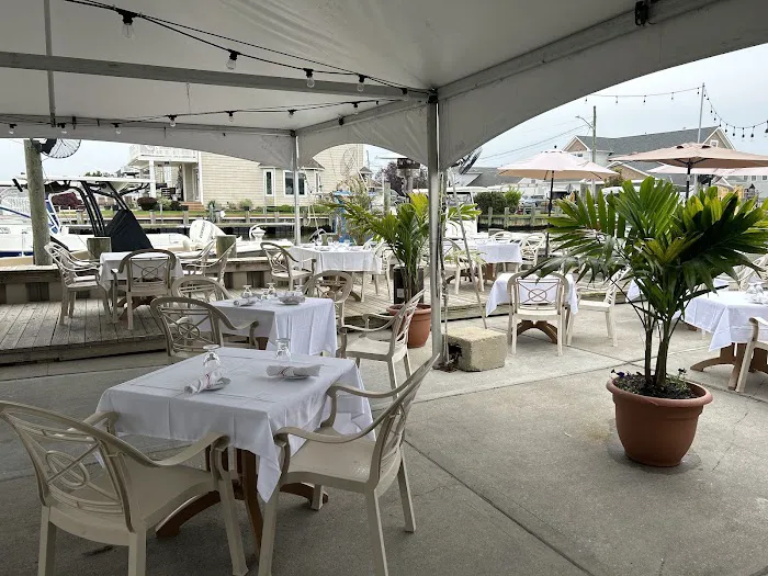 Anchor Down Dockside Picture 5