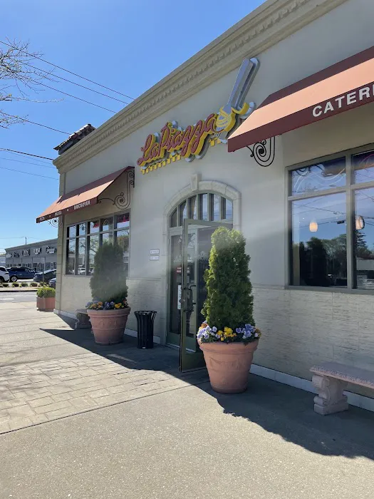 La Piazza Pizzeria Restaurant Picture 8