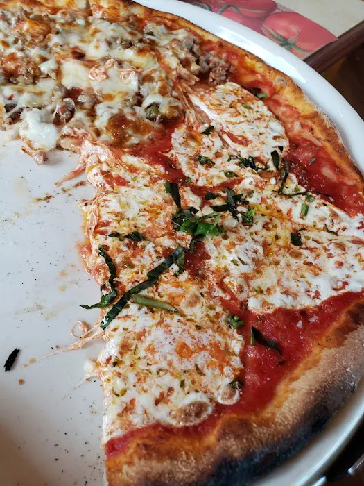 La Piazza Pizzeria Restaurant Picture 5