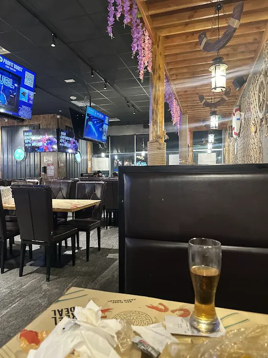 Hook & Reel Cajun Seafood & Bar Picture 4