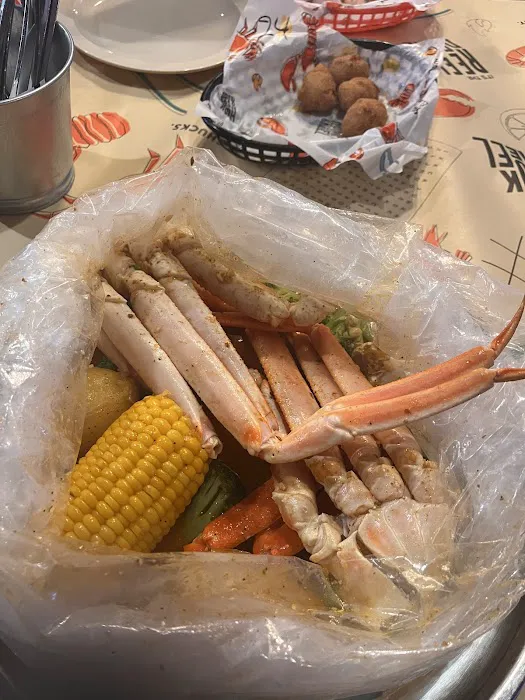 Hook & Reel Cajun Seafood & Bar Picture 1