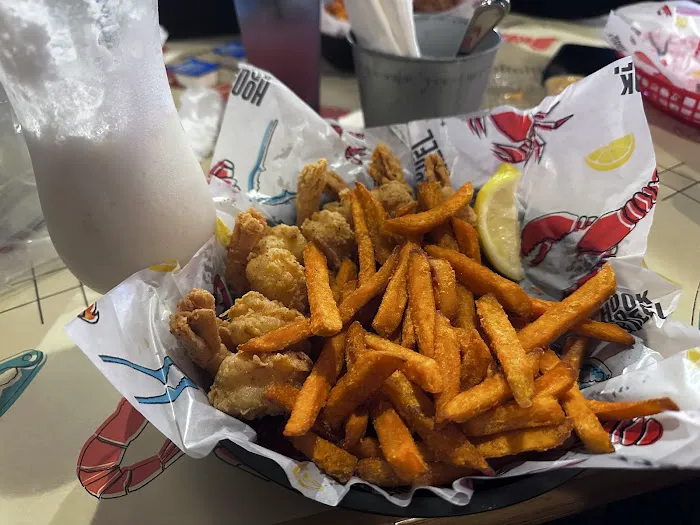 Hook & Reel Cajun Seafood & Bar Picture 2