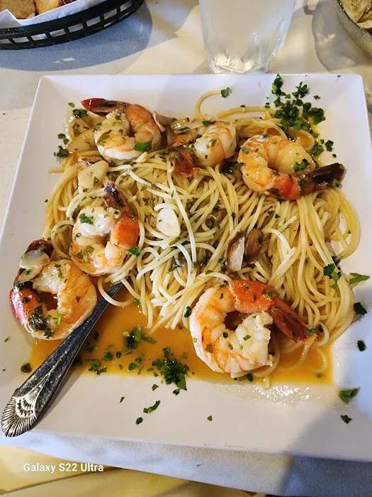 Mama Lena's Restaurant & Pizza Picture 6