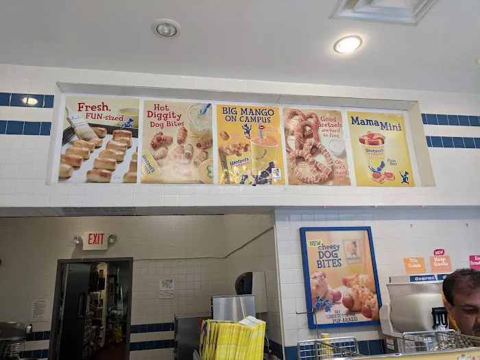 Wetzel's Pretzels Picture 10