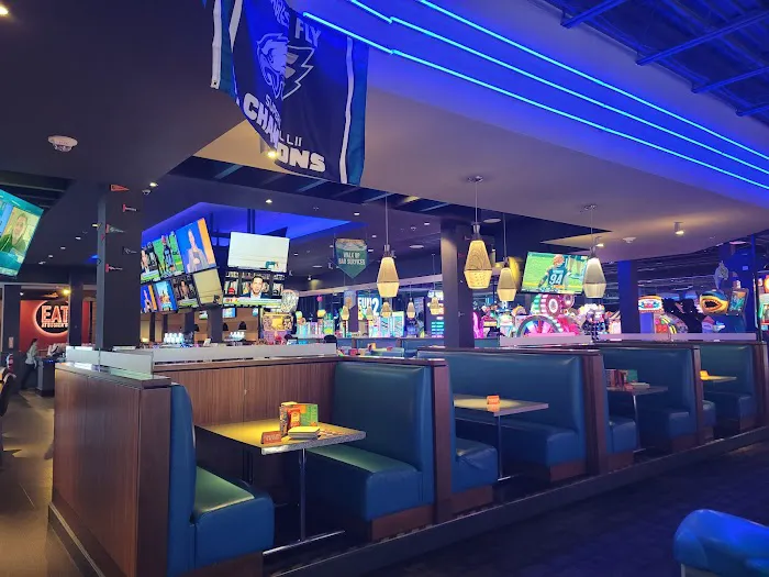 Dave & Buster's Woodbridge - Middlesex Picture 6
