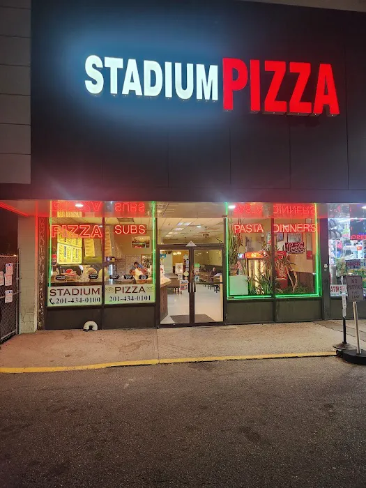 Stadium Pizza Picture 1