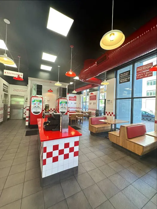 Five Guys Picture 3