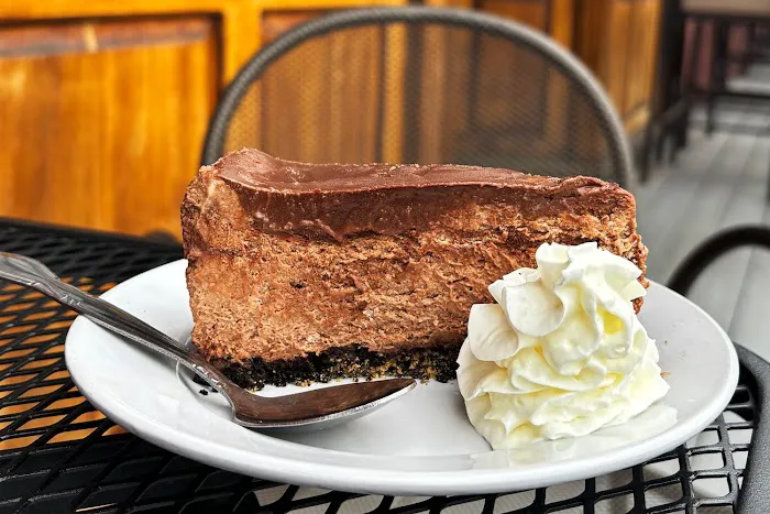 Yesterdays Irish Pub & Restaurant Picture 3