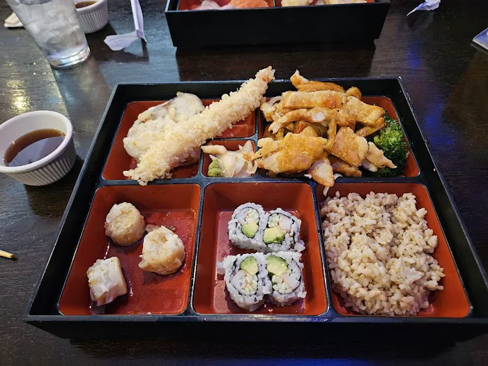 Mintea Sushi Asian Bistro Picture 9