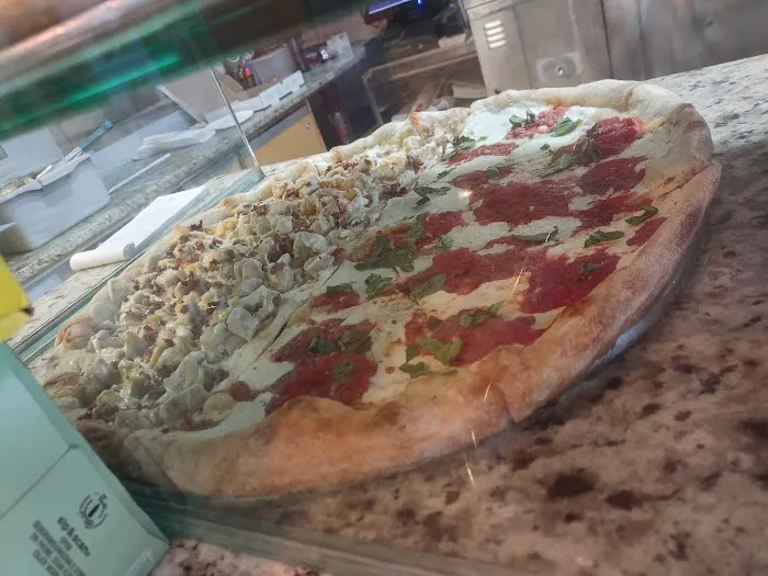 Mozzarella's Pizza Picture 4