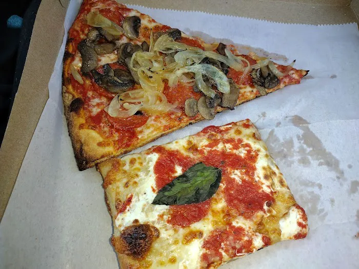 Paulie's Pizzeria Picture 1