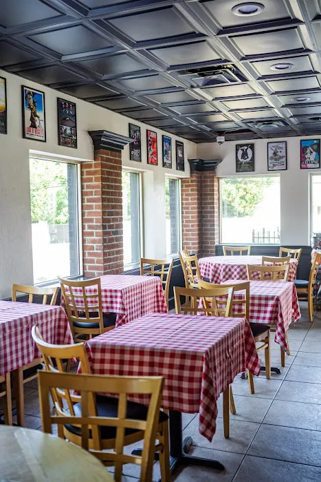 Paulie's Pizzeria Picture 9