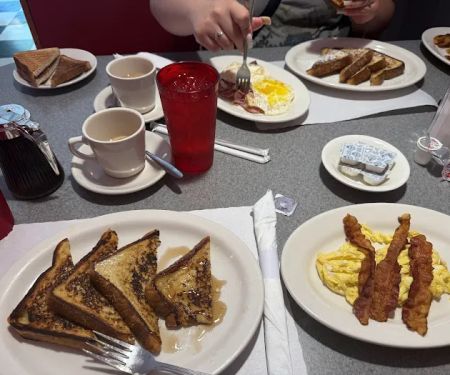 Pop’s Classic Diner