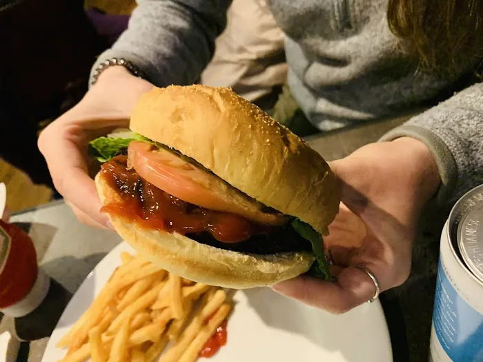 Players Club Restaurant and Sports Bar Picture 5