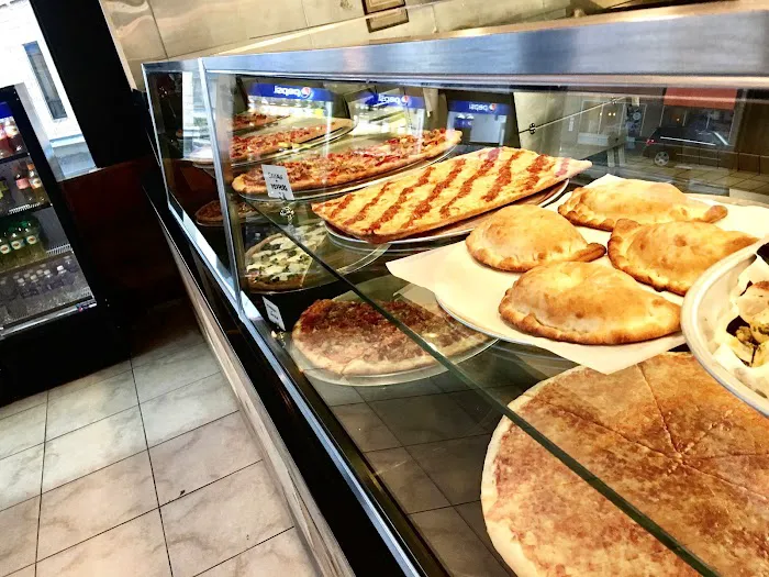 Classica Pizza Picture 3