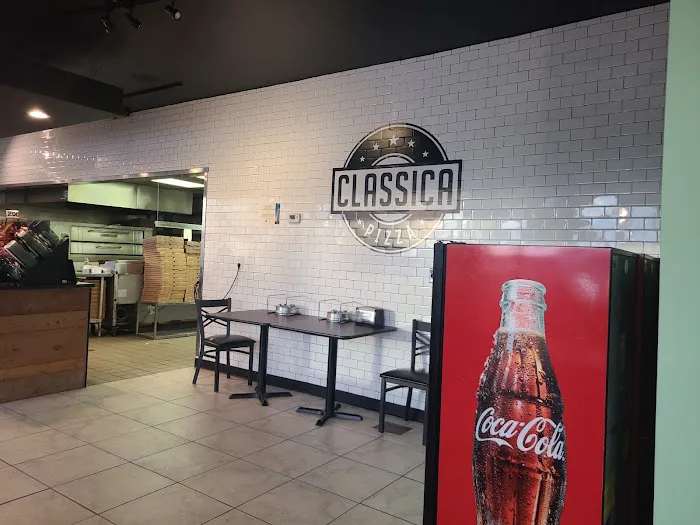 Classica Pizza Picture 1