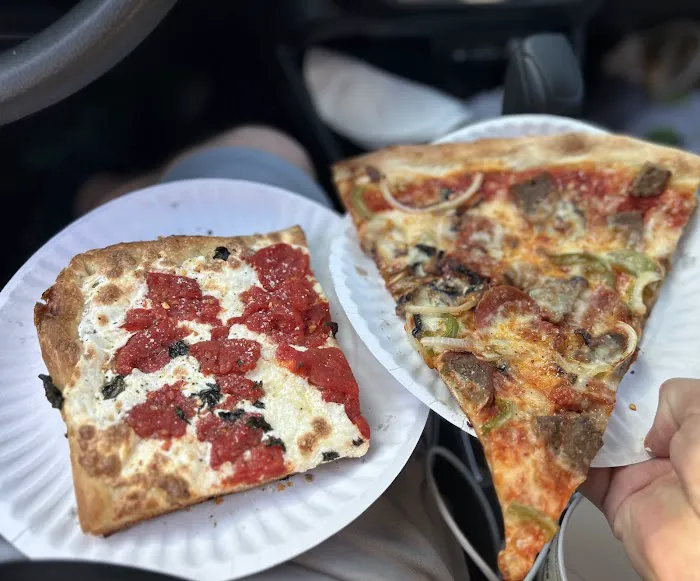 Leonardo's Pizza Picture 7