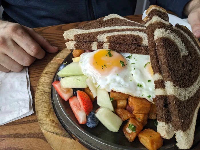 Dry Dock Bar & Grille Picture 9