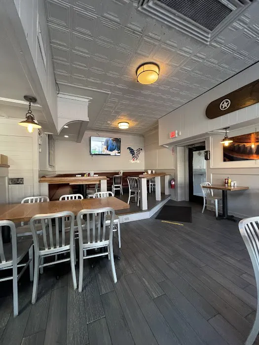 Dry Dock Bar & Grille Picture 6