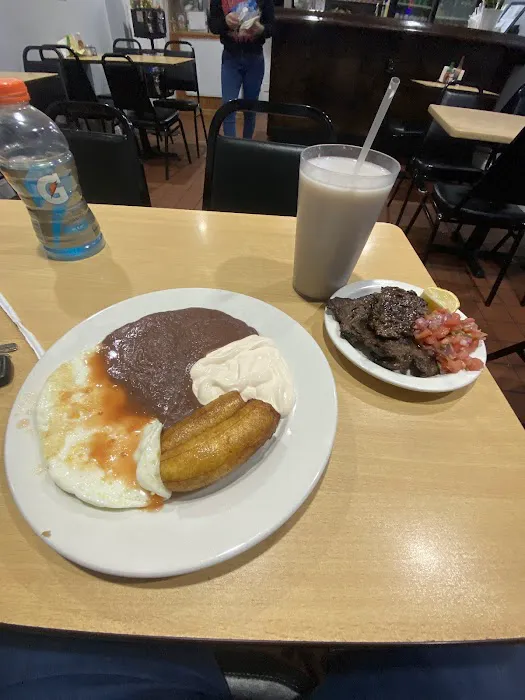 El Salvador Restaurant Picture 7