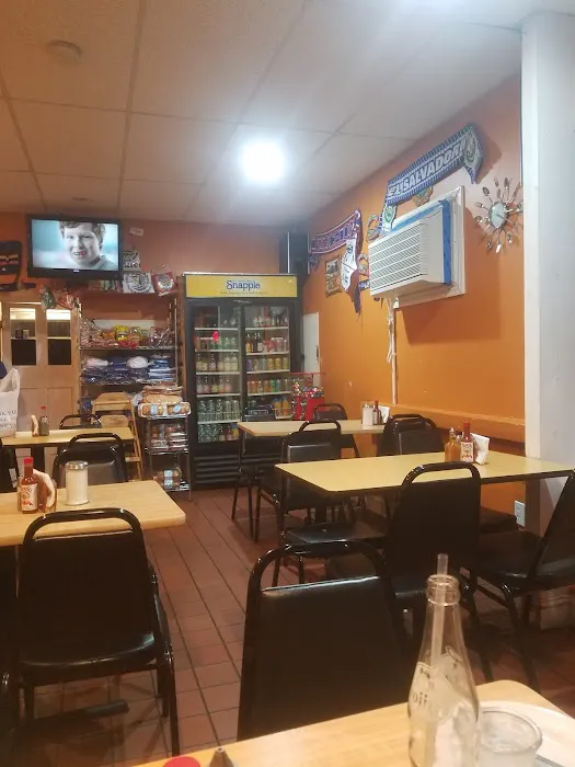 El Salvador Restaurant Picture 1