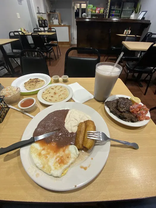 El Salvador Restaurant Picture 10