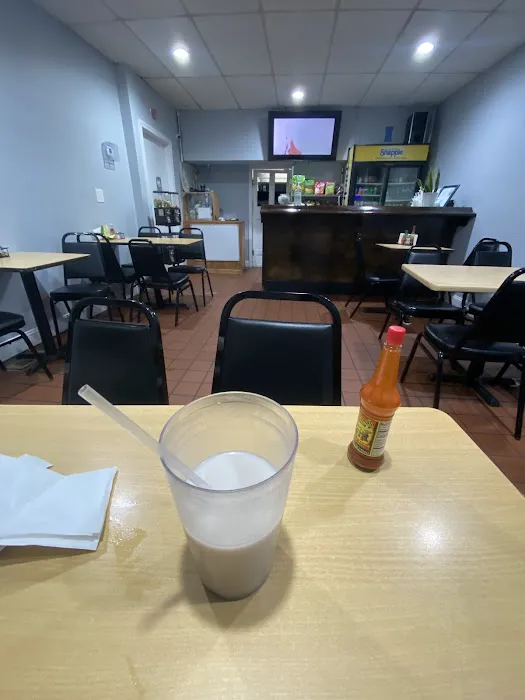 El Salvador Restaurant Picture 4