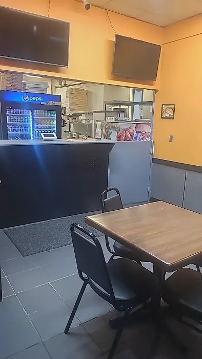 City Pizza & Grill Picture 6