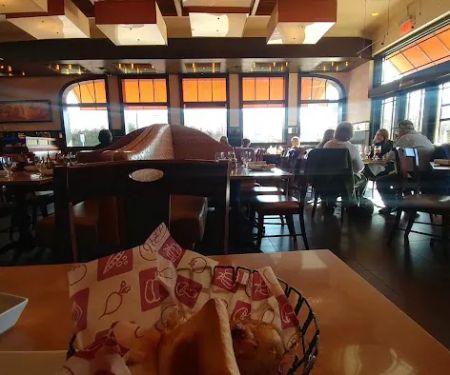 La Piazza Cucina Italiana & Wine Bar