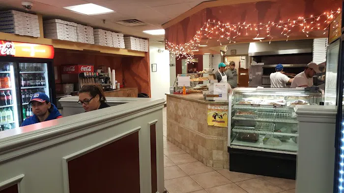 Gigi Pizza & Wedges Picture 2