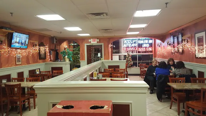 Gigi Pizza & Wedges Picture 6