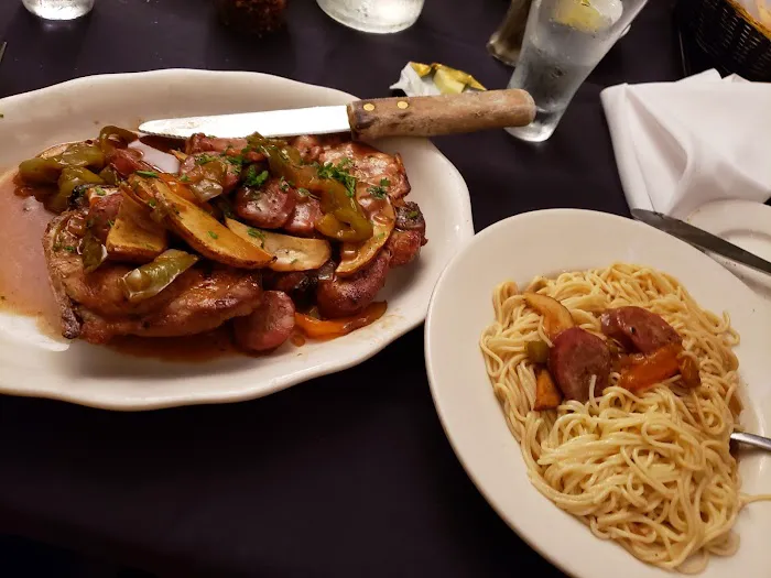 Frankie & Augie'Z Picture 6