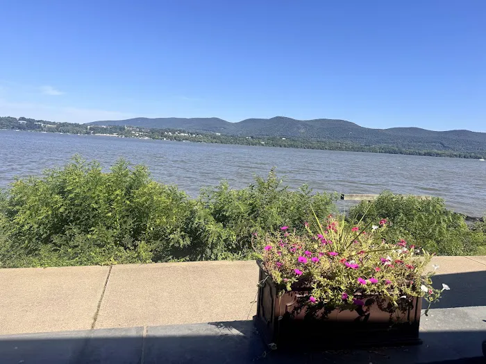 Blu Pointe Picture 4