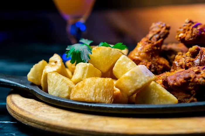 Cozy Bar & Grill Picture 9