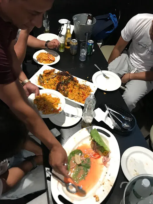 B-52's Lounge & Restaurant Picture 1