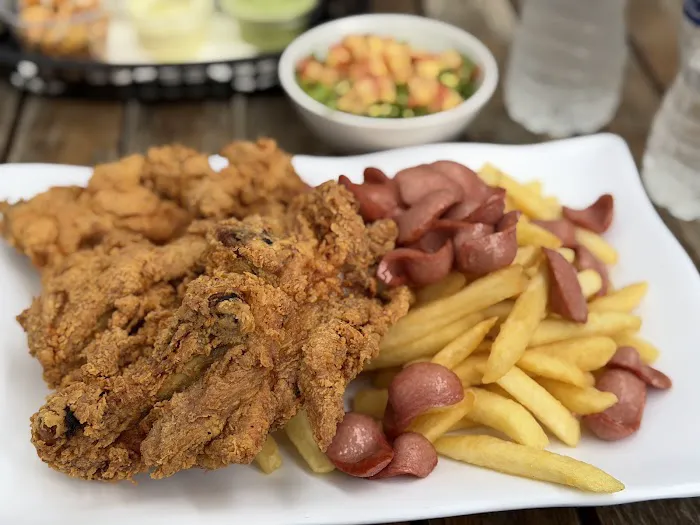 B-52's Lounge & Restaurant Picture 2