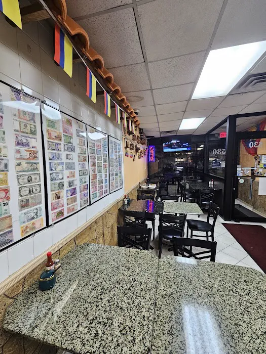 Antojos Colombianos Restaurant & Bakery Picture 8