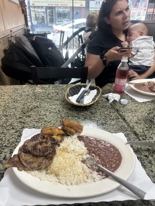 Antojos Colombianos Restaurant & Bakery Picture 6