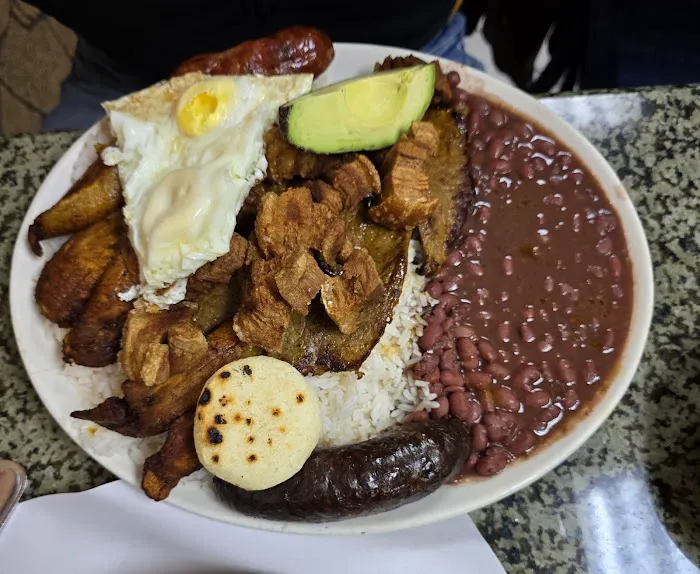 Antojos Colombianos Restaurant & Bakery Picture 10