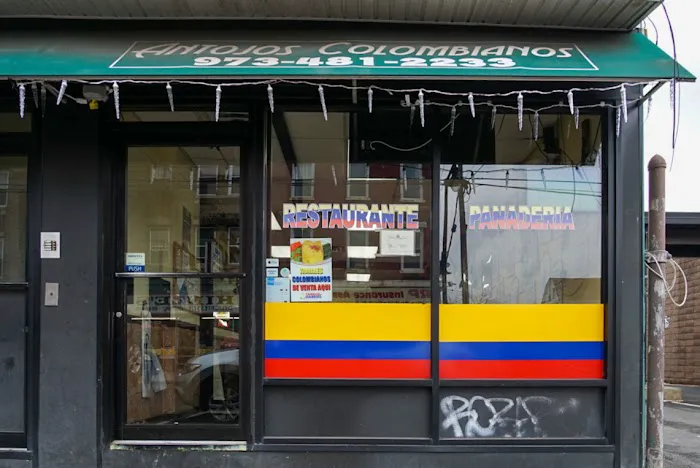 Antojos Colombianos Restaurant & Bakery Picture 9