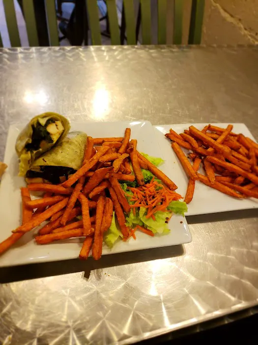 HLS Juice Bar & Grill Picture 2