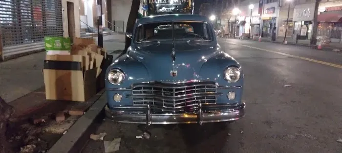 New Yorker Deli & Restaurant Picture 1