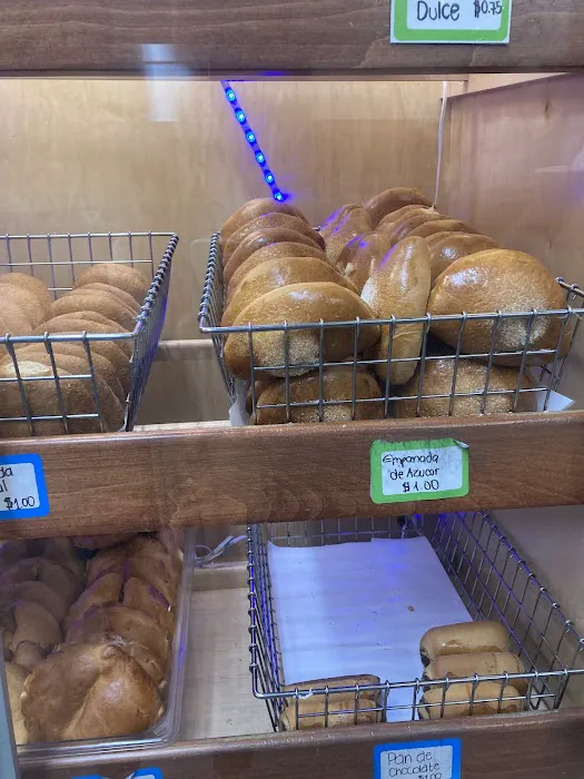 El Sabor Ambateño Bakery & Restaurant Picture 7