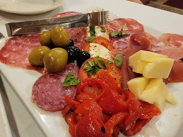 Michelinos Picture 6