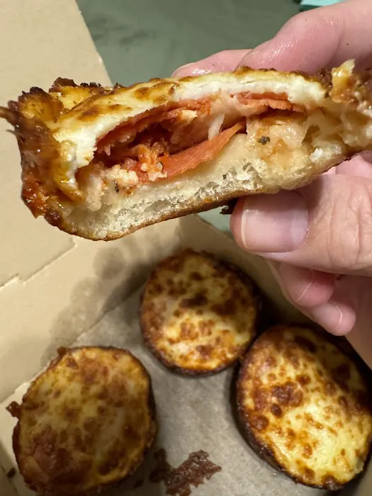 Little Caesars Pizza Picture 10