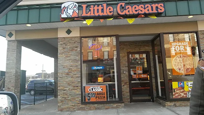 Little Caesars Pizza Picture 1