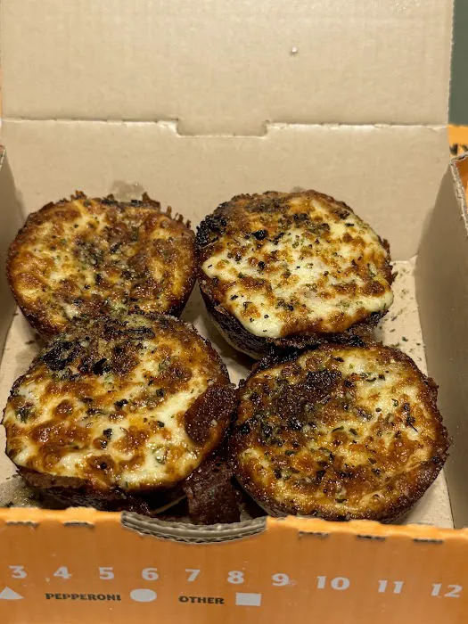 Little Caesars Pizza Picture 2