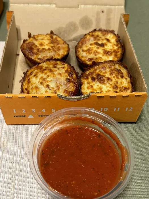 Little Caesars Pizza Picture 3